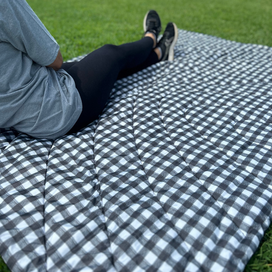 Black Check - Indoor/Outdoor Puffy Blanket