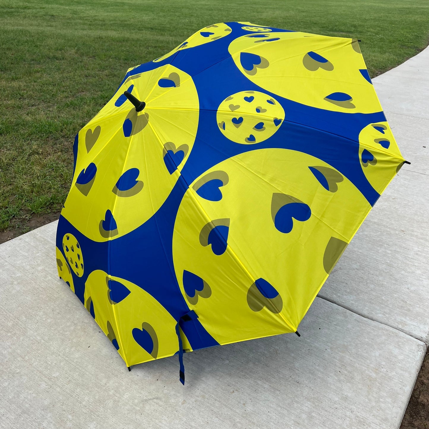 Pickleball Hearts - Large Golf Umbrella