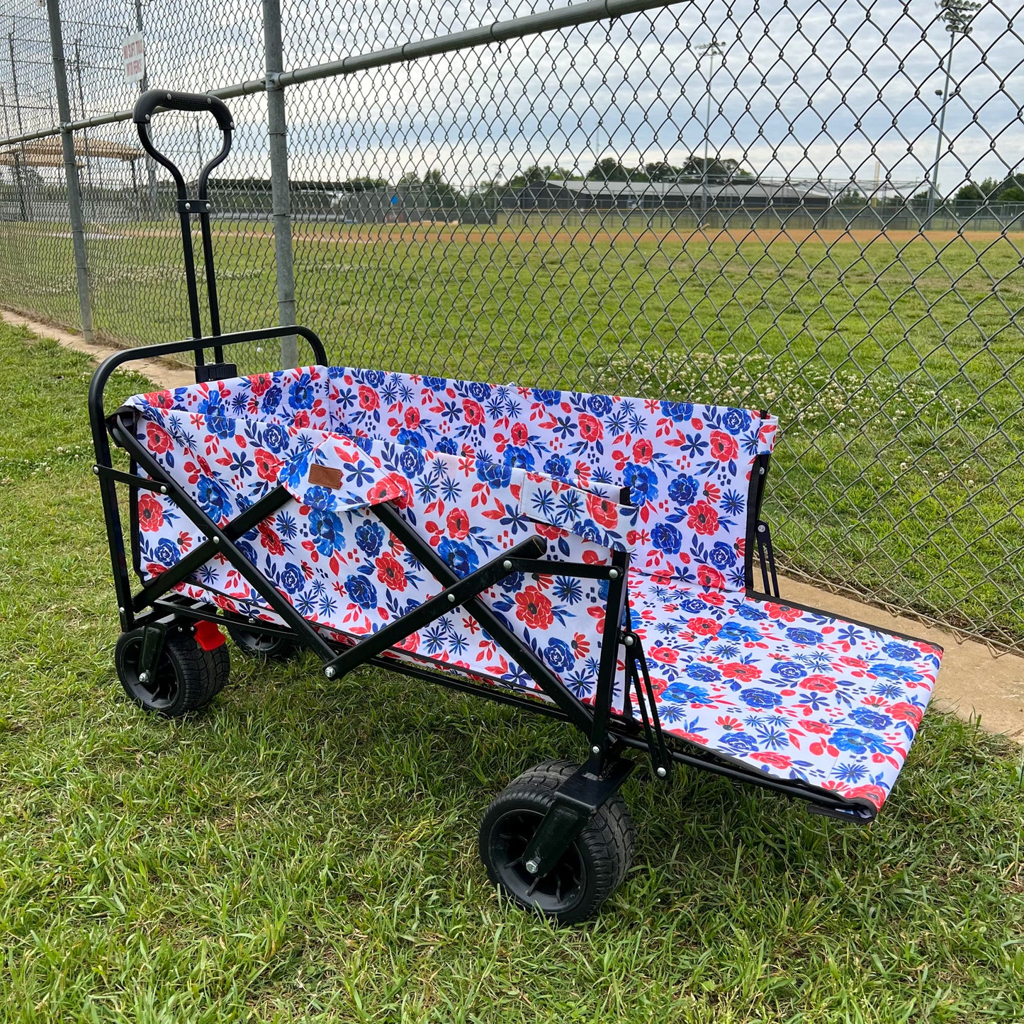 Americana Floral Tailgate Wagon